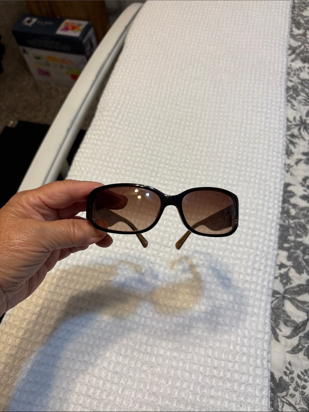 Coach Brown Gradient Women’s Sunglasses with Textured Arms - Picture 11 of 11